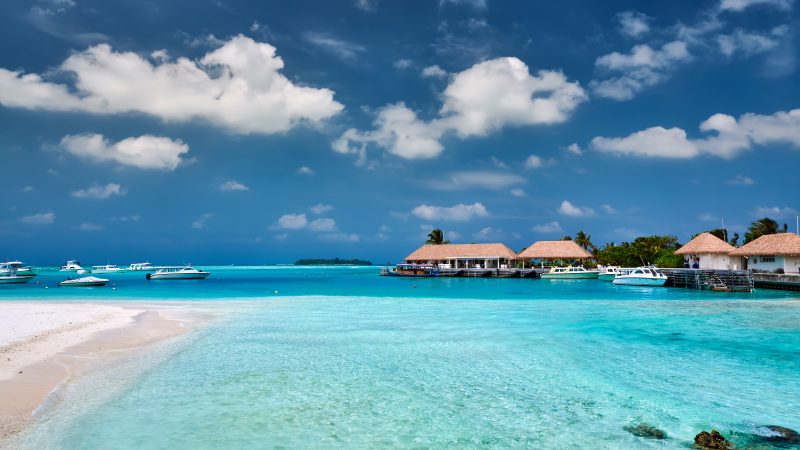 How to Start a Beach Resort Business